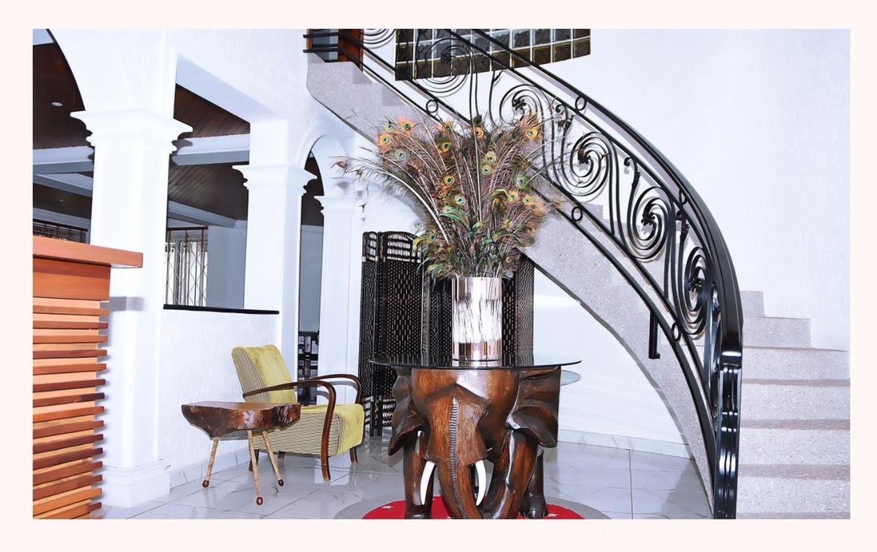 The Haven Boutique Hotel Кумаси Экстерьер фото