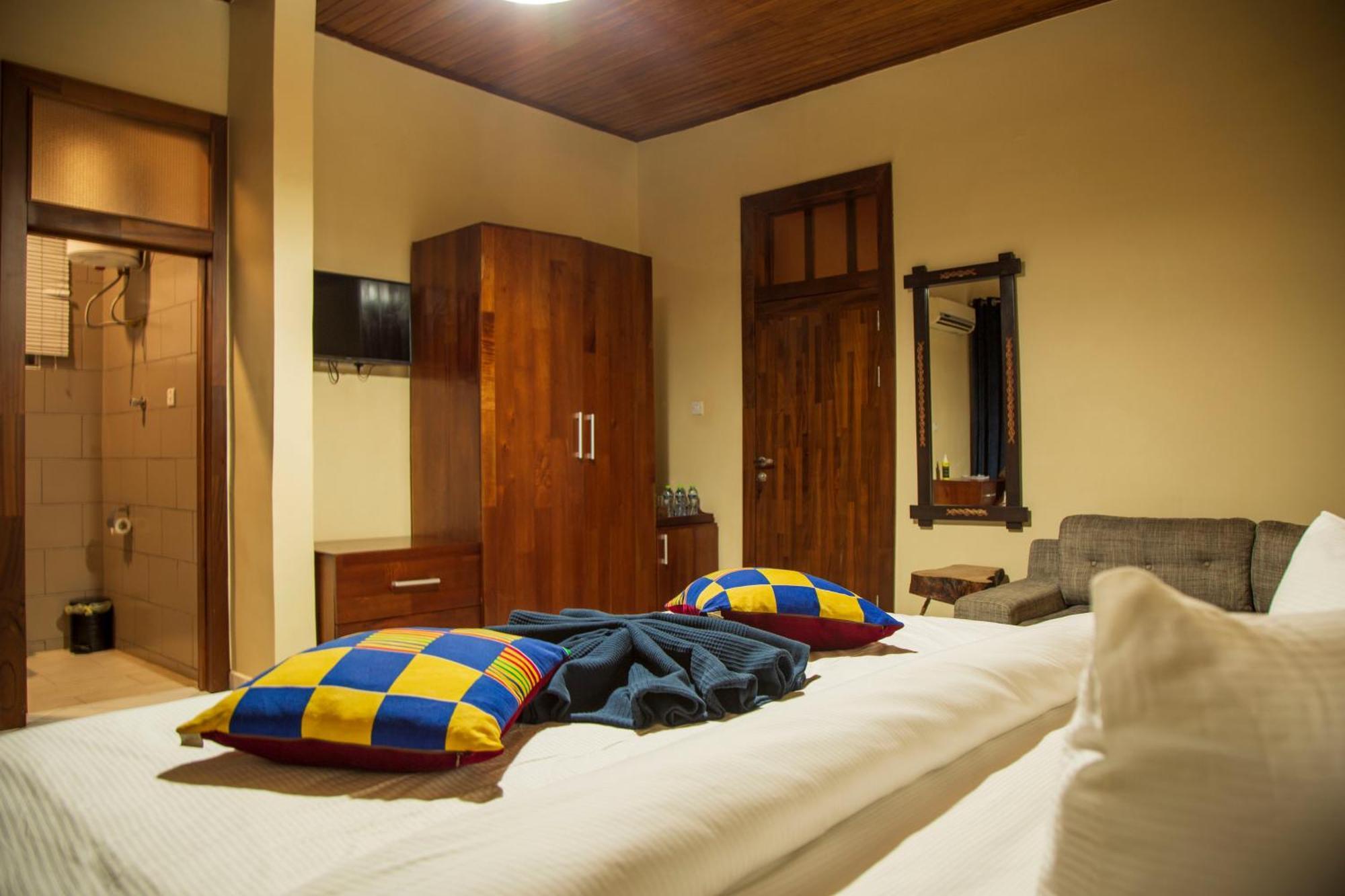 The Haven Boutique Hotel Кумаси Экстерьер фото