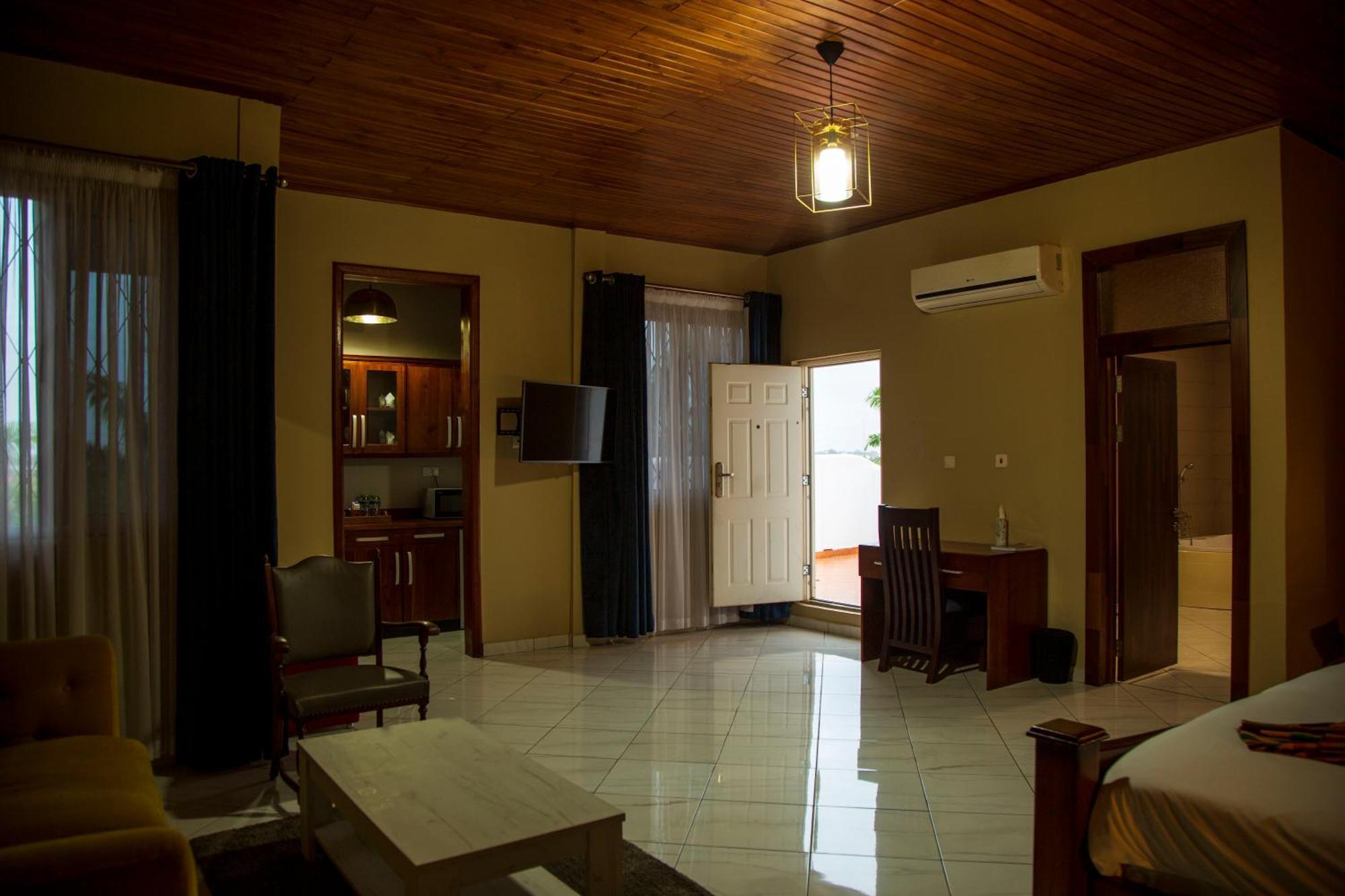 The Haven Boutique Hotel Кумаси Экстерьер фото