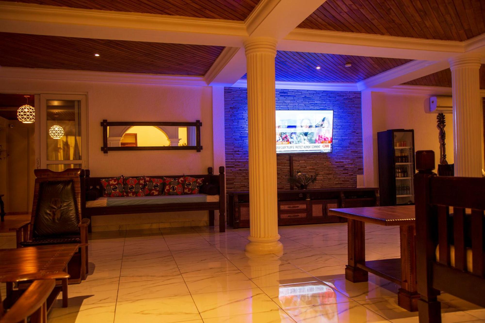 The Haven Boutique Hotel Кумаси Экстерьер фото